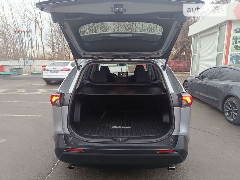 Внедорожник / Кроссовер Toyota RAV4 2020 в Одессе