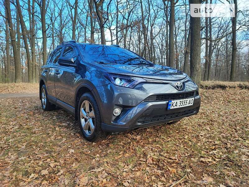 Внедорожник / Кроссовер Toyota RAV4 2018 в Виннице