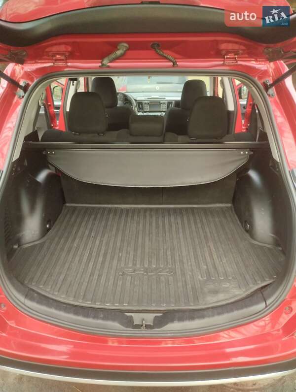 Позашляховик / Кросовер Toyota RAV4 2017 в Умані