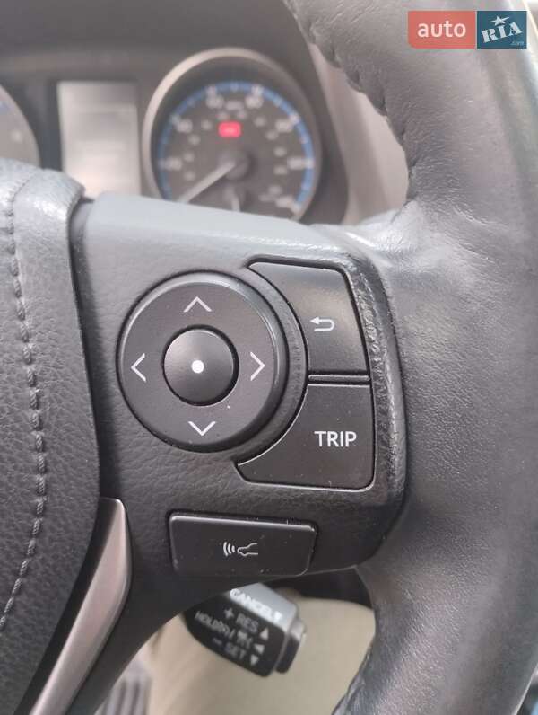 Позашляховик / Кросовер Toyota RAV4 2017 в Умані