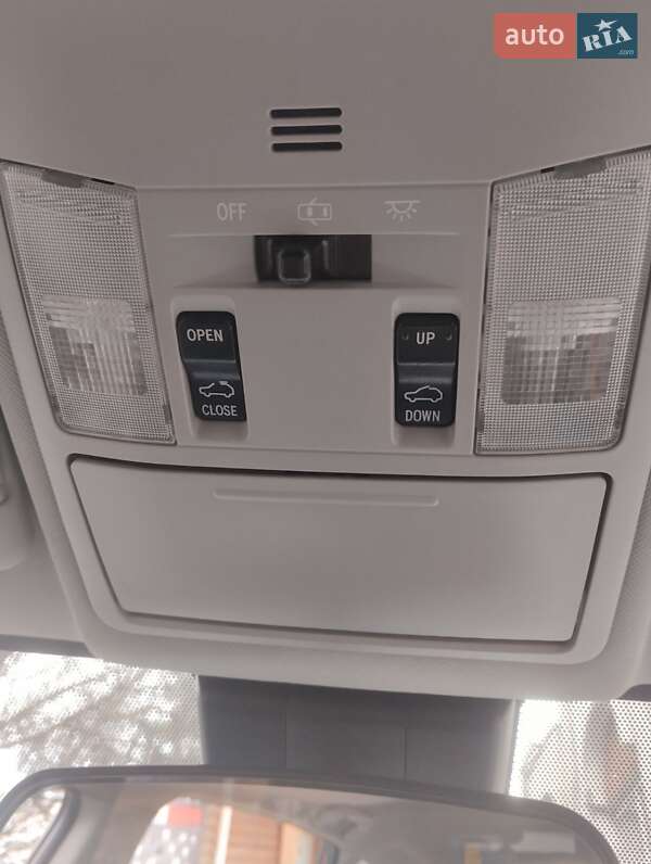 Позашляховик / Кросовер Toyota RAV4 2017 в Умані