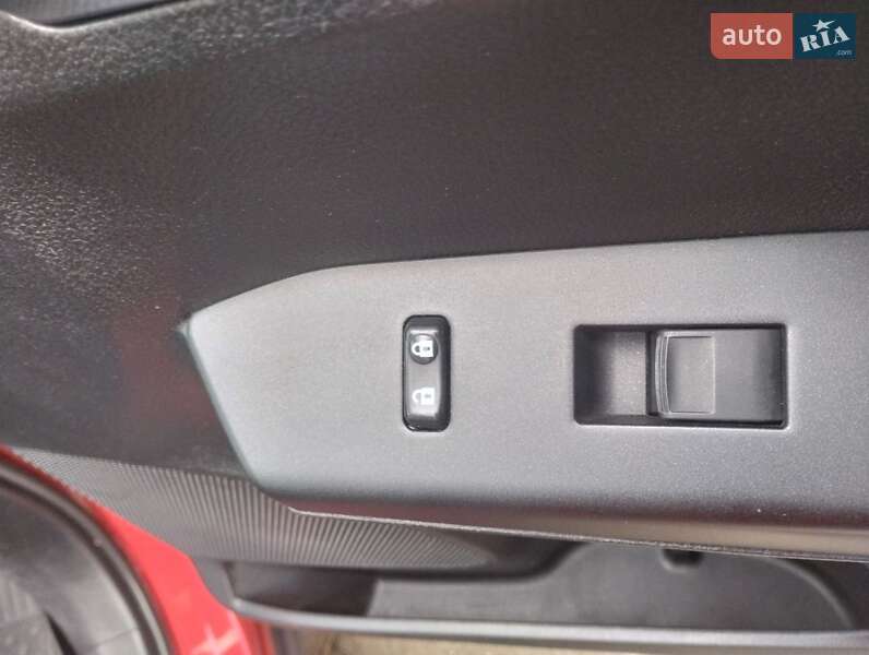 Позашляховик / Кросовер Toyota RAV4 2017 в Умані