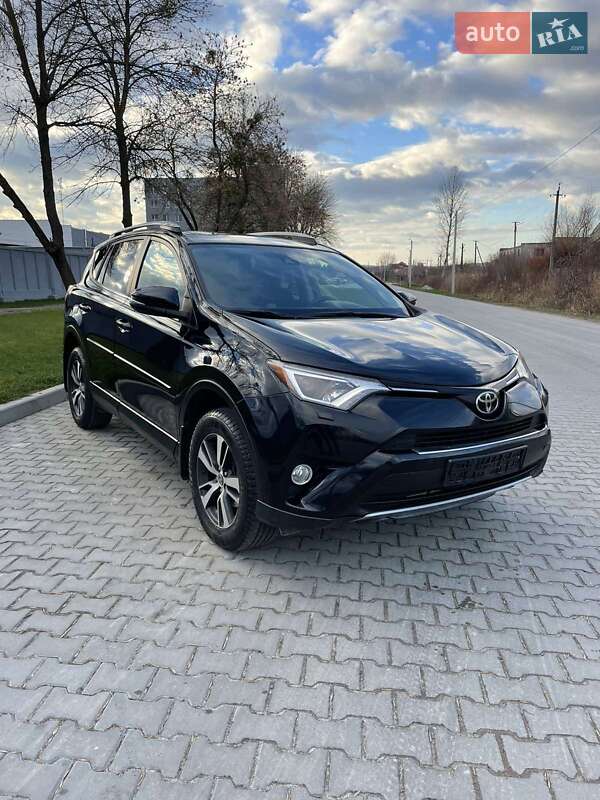 Позашляховик / Кросовер Toyota RAV4 2016 в Львові фото 11 Позашляховик / Кросовер Toyota RAV4 2016 в Львові