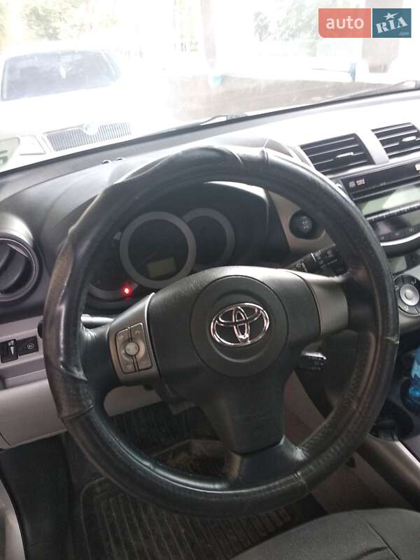 Внедорожник / Кроссовер Toyota RAV4 2006 в Хмельницком