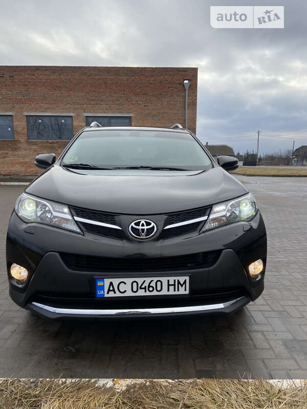 Позашляховик / Кросовер Toyota RAV4 2015 в Любомлі