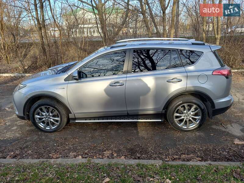 Внедорожник / Кроссовер Toyota RAV4 2017 в Херсоне фото 4 Внедорожник / Кроссовер Toyota RAV4 2017 в Херсоне