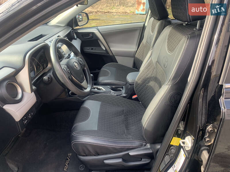 Внедорожник / Кроссовер Toyota RAV4 2013 в Жовкве