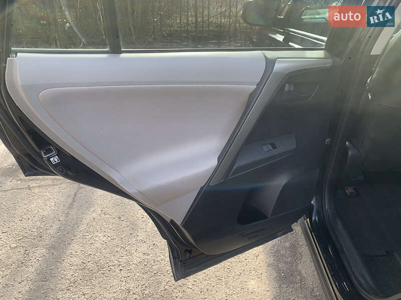 Внедорожник / Кроссовер Toyota RAV4 2013 в Жовкве