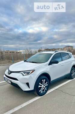 Внедорожник / Кроссовер Toyota RAV4 2016 в Кривом Роге