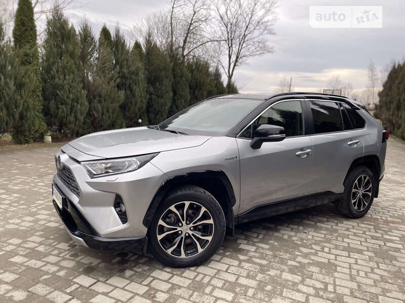 Позашляховик / Кросовер Toyota RAV4 2019 в 