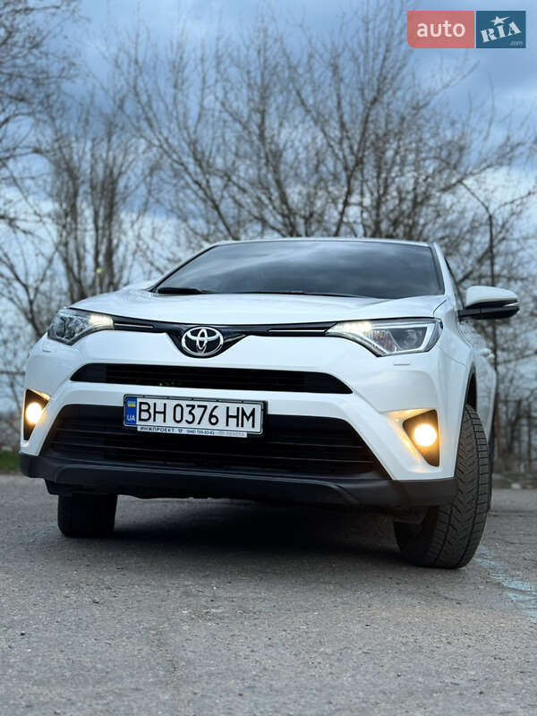 Позашляховик / Кросовер Toyota RAV4 2017 в Одесі