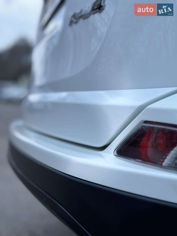 Позашляховик / Кросовер Toyota RAV4 2017 в Одесі