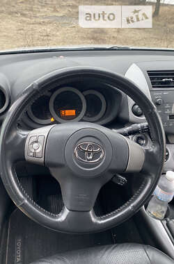 Внедорожник / Кроссовер Toyota RAV4 2006 в Смеле
