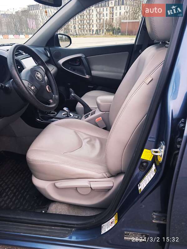 Внедорожник / Кроссовер Toyota RAV4 2012 в Одессе