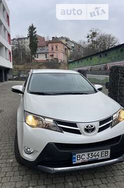 Позашляховик / Кросовер Toyota RAV4 2015 в Львові