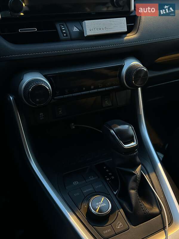 Позашляховик / Кросовер Toyota RAV4 2019 в Львові фото 5 Позашляховик / Кросовер Toyota RAV4 2019 в Львові