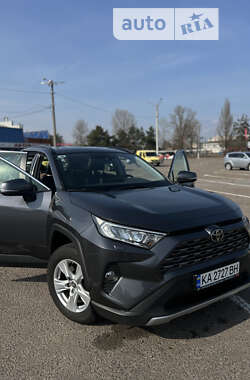 Внедорожник / Кроссовер Toyota RAV4 2021 в Киеве