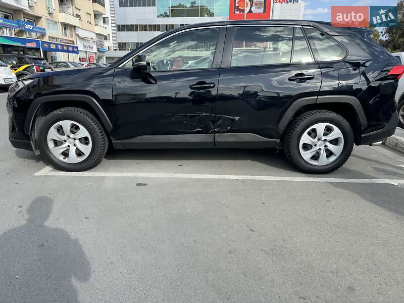 Позашляховик / Кросовер Toyota RAV4 2019 в Харкові