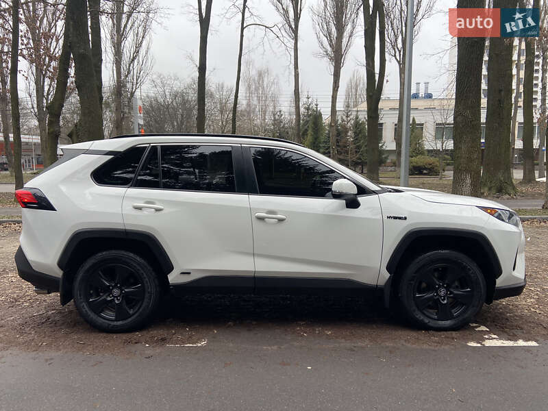 Внедорожник / Кроссовер Toyota RAV4 2019 в Виннице