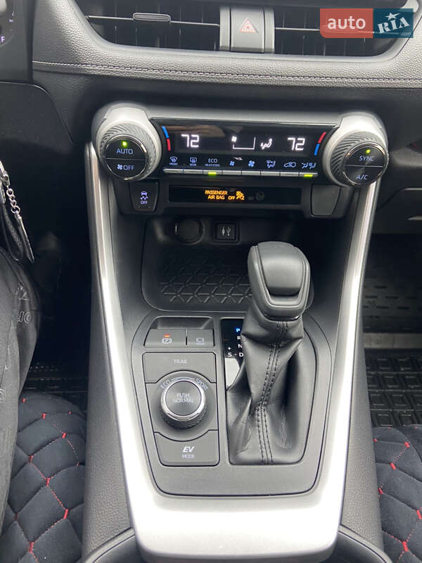 Внедорожник / Кроссовер Toyota RAV4 2019 в Виннице