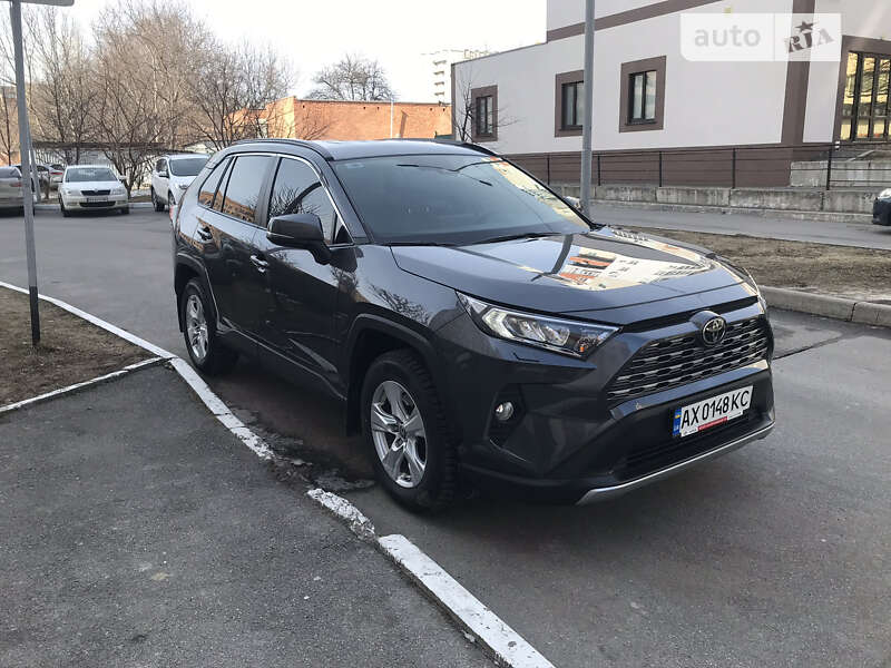 Позашляховик / Кросовер Toyota RAV4 2021 в Харкові