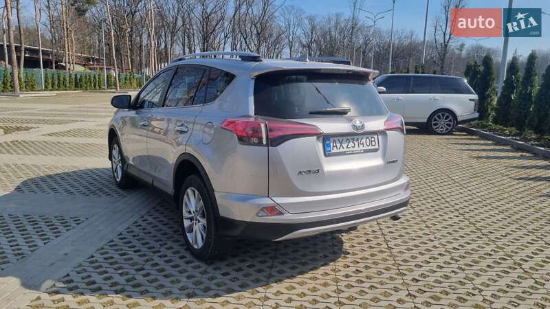 Позашляховик / Кросовер Toyota RAV4 2018 в Харкові