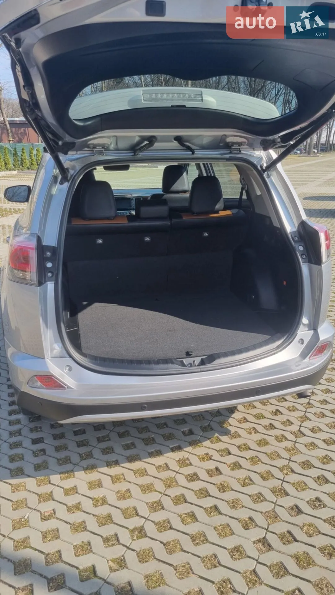 2018 Toyota RAV 4 - мініатюра 6