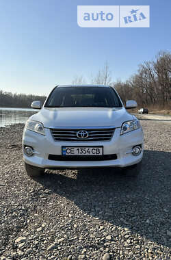 Внедорожник / Кроссовер Toyota RAV4 2011 в Черновцах