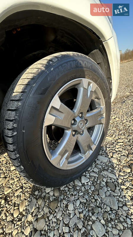 Позашляховик / Кросовер Toyota RAV4 2011 в Чернівцях фото 13 Позашляховик / Кросовер Toyota RAV4 2011 в Чернівцях