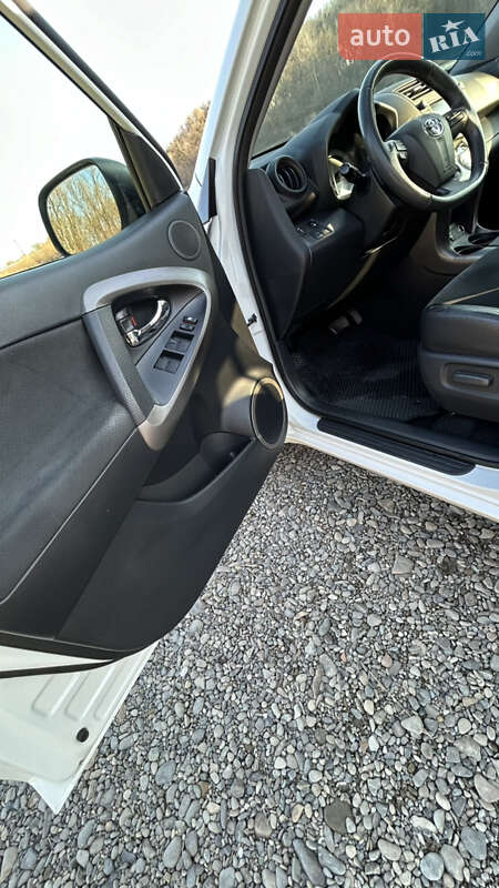 Позашляховик / Кросовер Toyota RAV4 2011 в Чернівцях фото 24 Позашляховик / Кросовер Toyota RAV4 2011 в Чернівцях