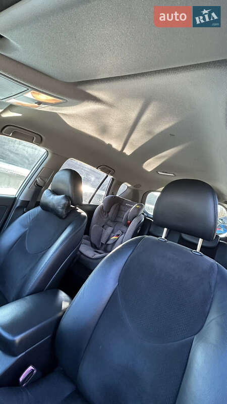 Позашляховик / Кросовер Toyota RAV4 2011 в Чернівцях фото 26 Позашляховик / Кросовер Toyota RAV4 2011 в Чернівцях