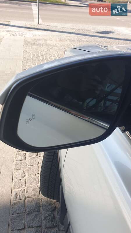 Внедорожник / Кроссовер Toyota RAV4 2016 в Днепре