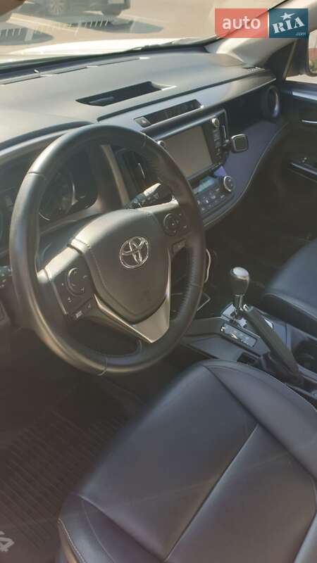 Внедорожник / Кроссовер Toyota RAV4 2016 в Днепре