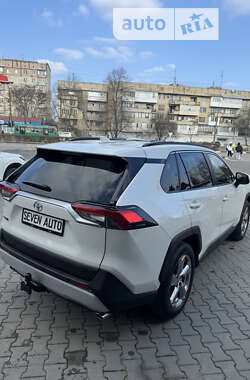 Внедорожник / Кроссовер Toyota RAV4 2019 в Черновцах