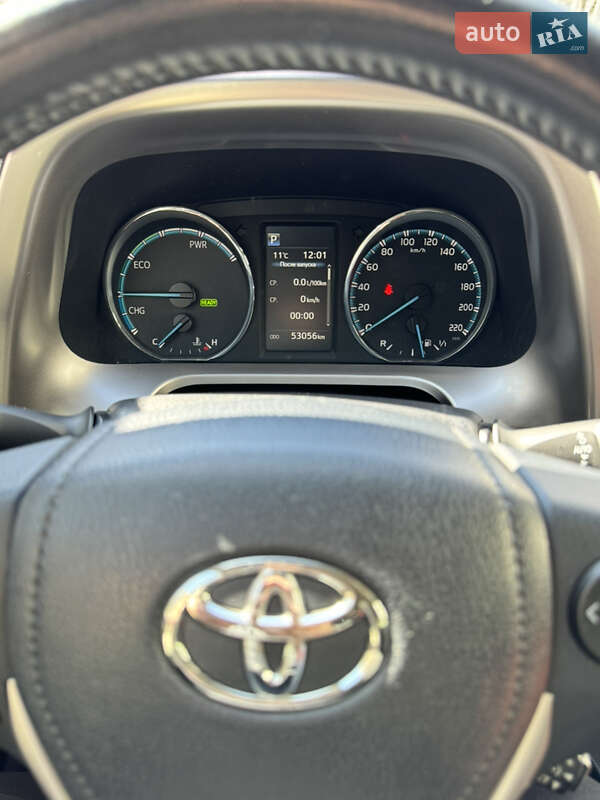 Позашляховик / Кросовер Toyota RAV4 2017 в Харкові