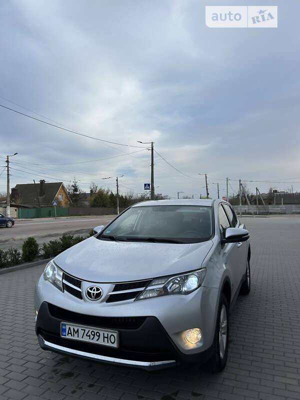 Внедорожник / Кроссовер Toyota RAV4 2013 в Житомире