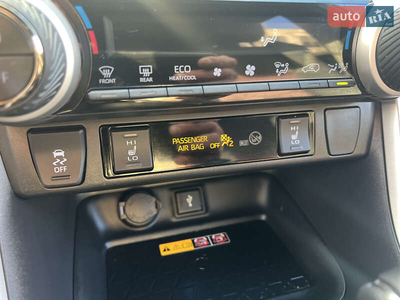 Внедорожник / Кроссовер Toyota RAV4 2022 в Одессе