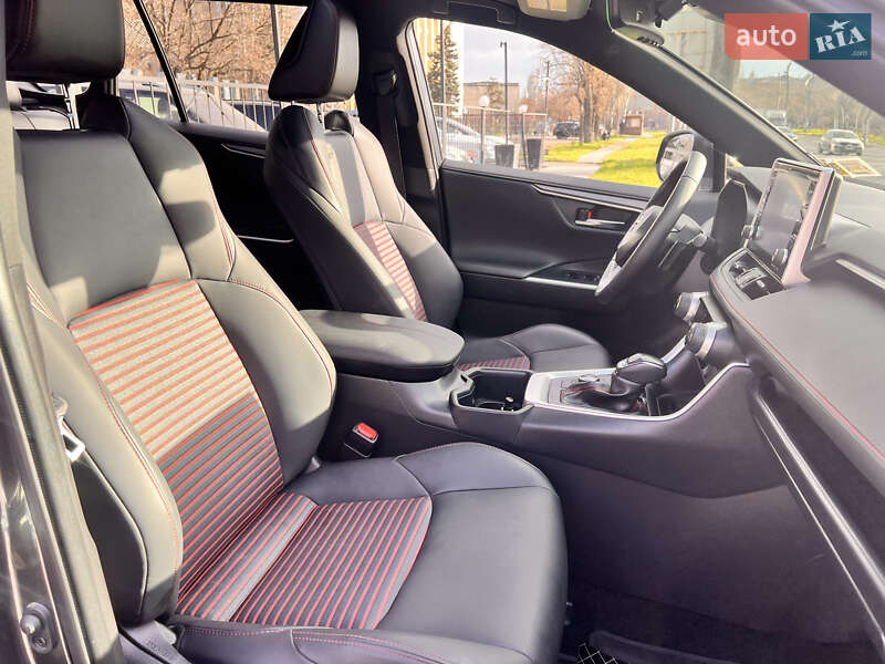 Внедорожник / Кроссовер Toyota RAV4 2022 в Одессе