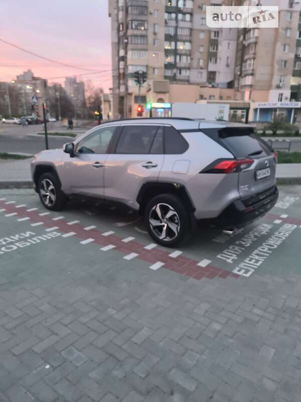 Позашляховик / Кросовер Toyota RAV4 2020 в Черкасах