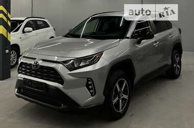 Внедорожник / Кроссовер Toyota RAV4 2020 в Кропивницком