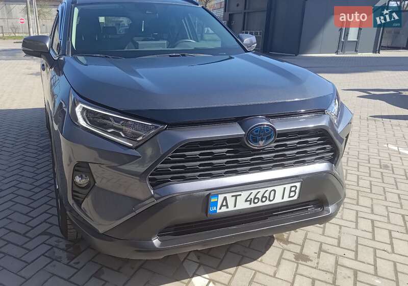 Позашляховик / Кросовер Toyota RAV4 2021 в Івано-Франківську