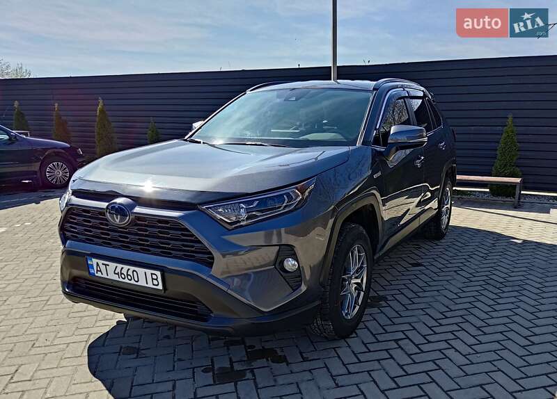 Позашляховик / Кросовер Toyota RAV4 2021 в Івано-Франківську