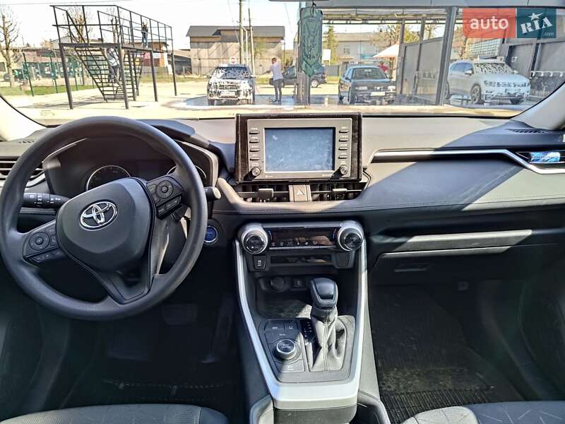 Позашляховик / Кросовер Toyota RAV4 2021 в Івано-Франківську