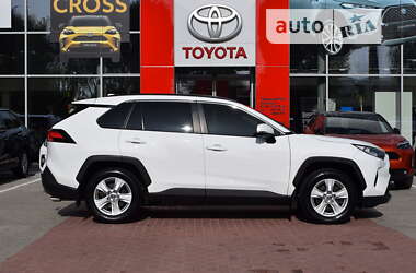 Внедорожник / Кроссовер Toyota RAV4 2019 в Житомире