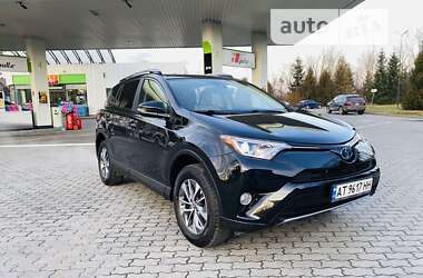 Внедорожник / Кроссовер Toyota RAV4 2016 в Богородчанах