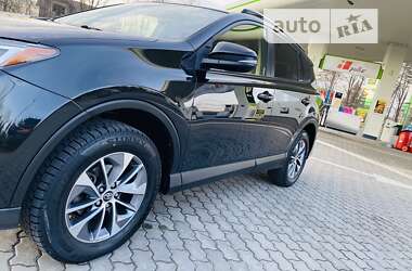 Внедорожник / Кроссовер Toyota RAV4 2016 в Богородчанах