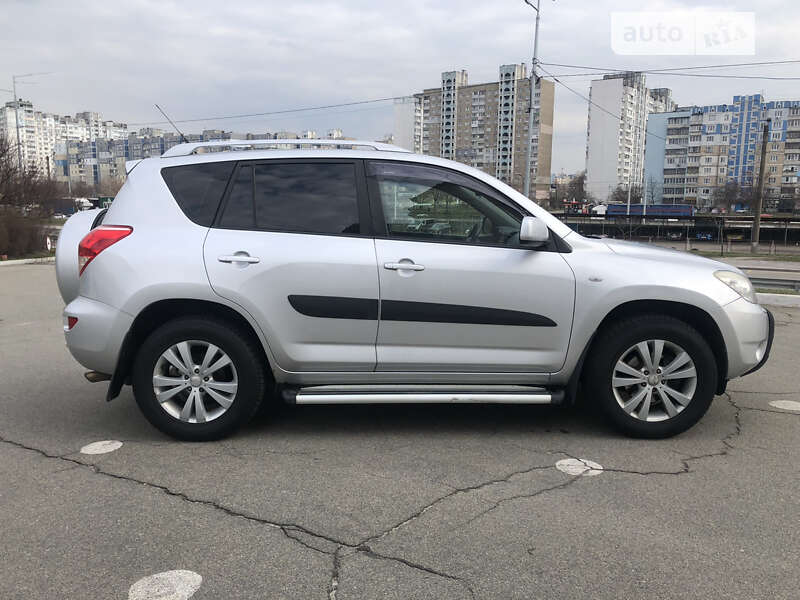 Внедорожник / Кроссовер Toyota RAV4 2007 в Киеве