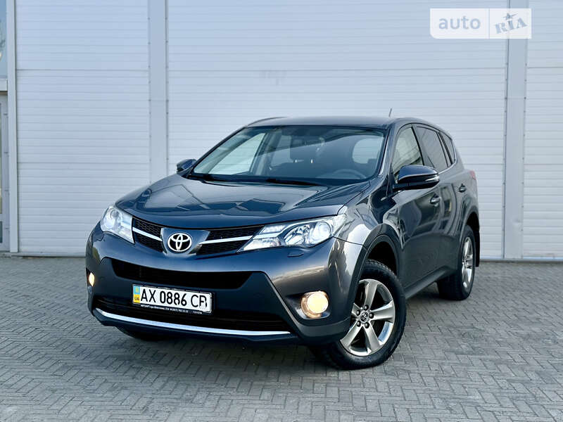 Позашляховик / Кросовер Toyota RAV4 2015 в Харкові