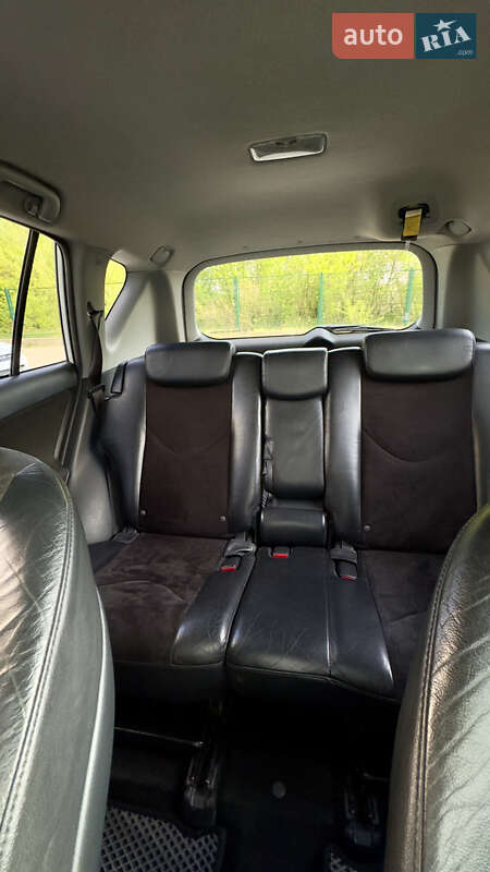 Позашляховик / Кросовер Toyota RAV4 2010 в Чернівцях