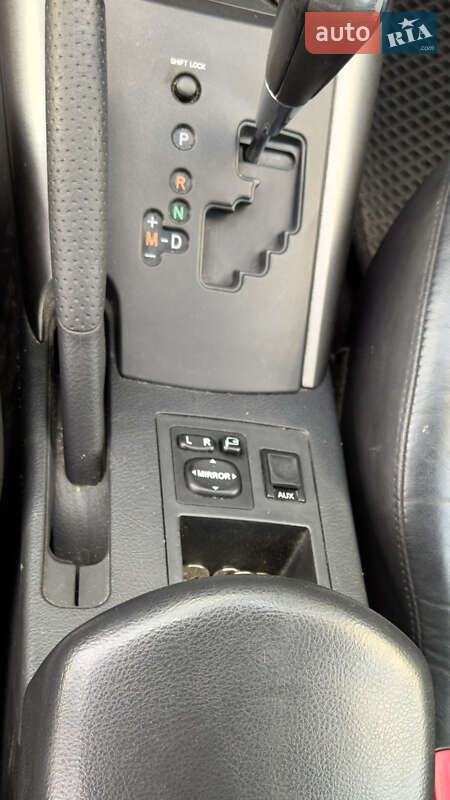 Позашляховик / Кросовер Toyota RAV4 2010 в Чернівцях